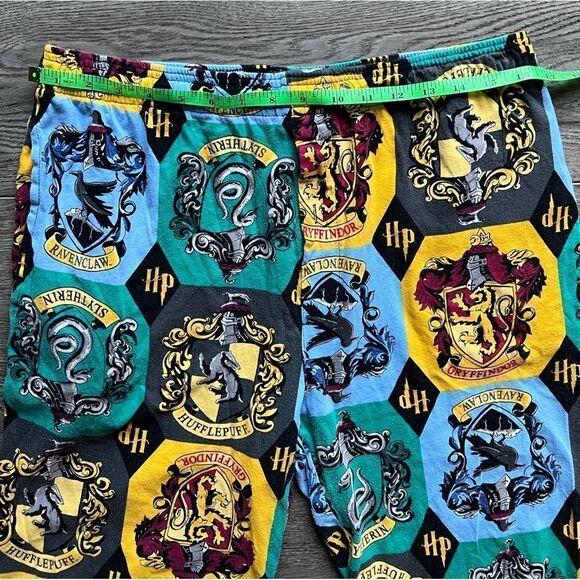 𝅺harry Potter pants large - Picture 2 of 7